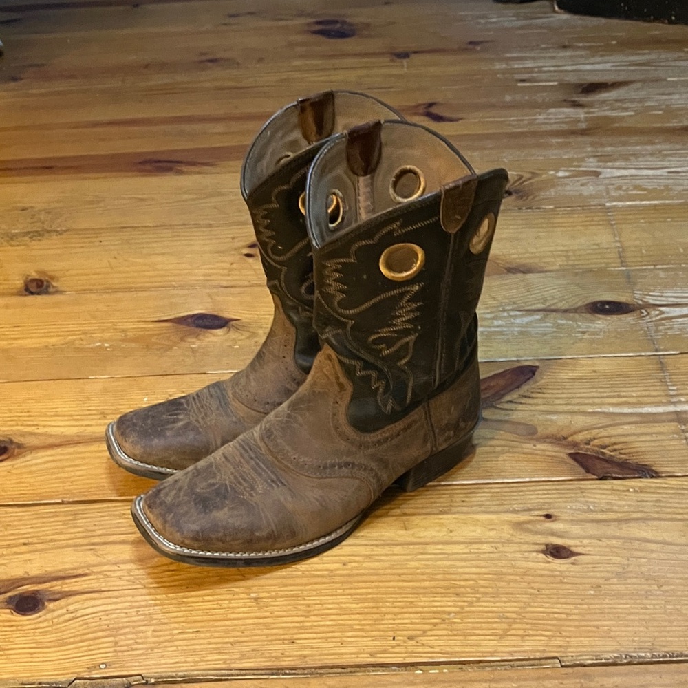 Ariat Kids Brown and Black Boots - Picture 2 of 5